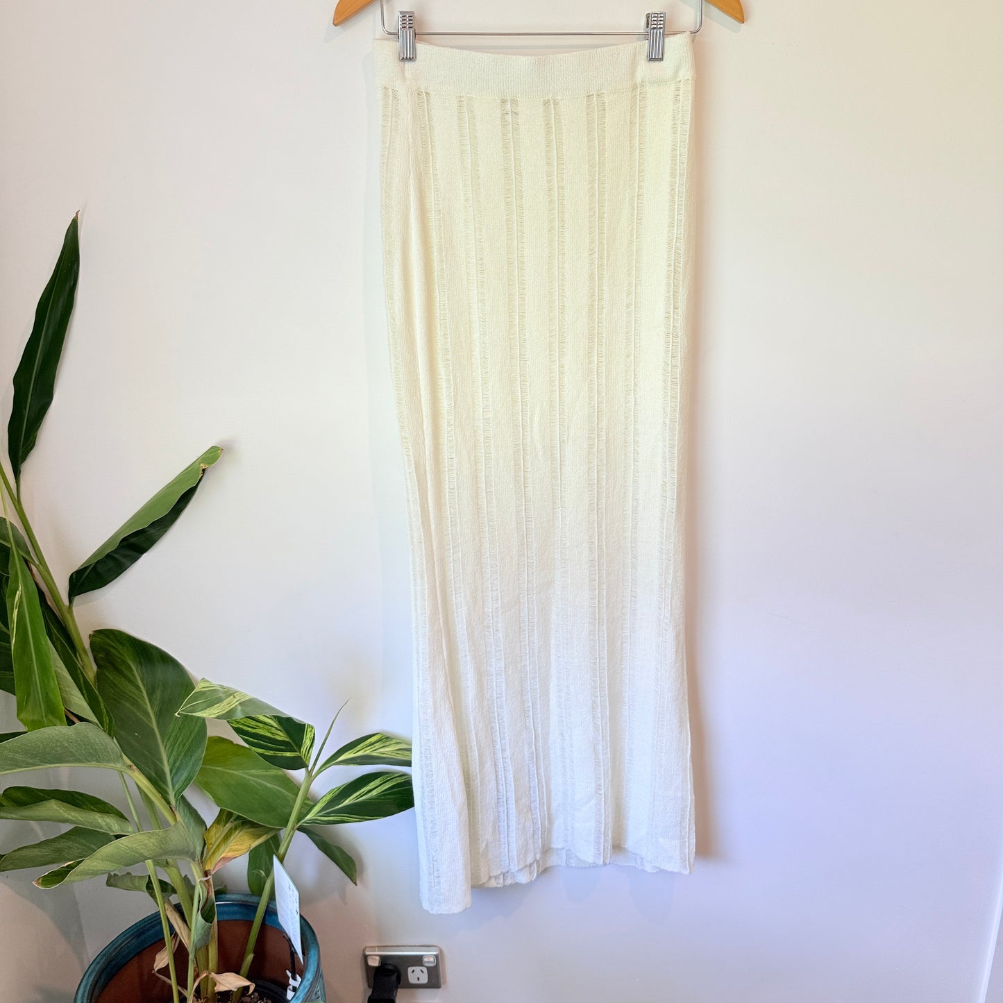 Glassons Cream Ribbed Knit Midi Skirt Size M