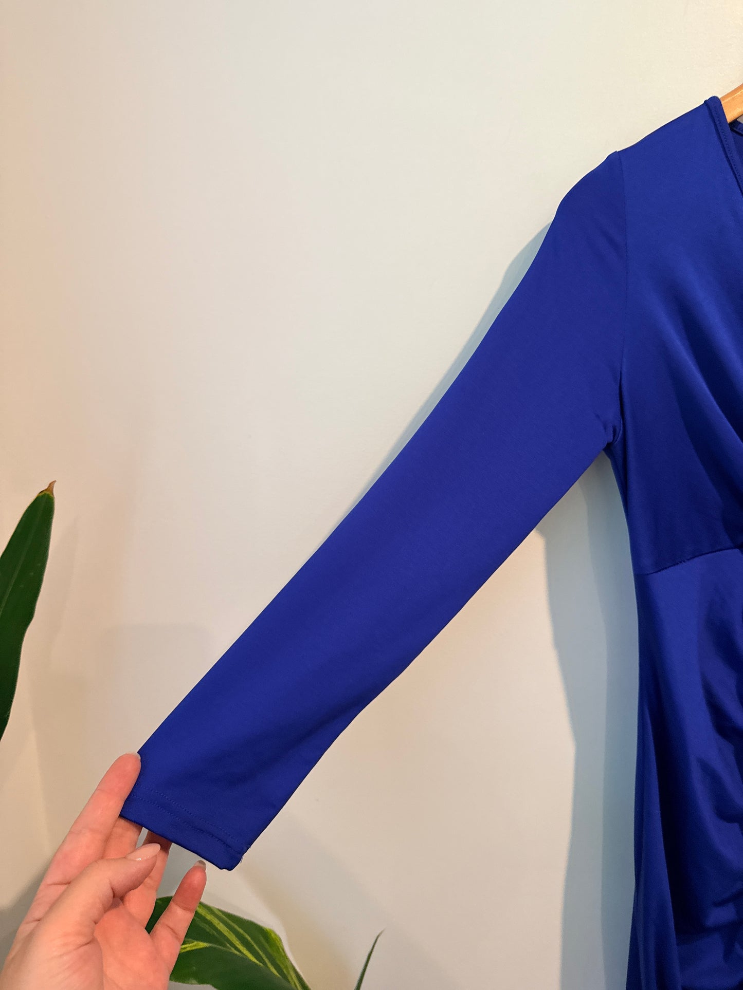 Brand Unknown Size M Surplice Midi Dress