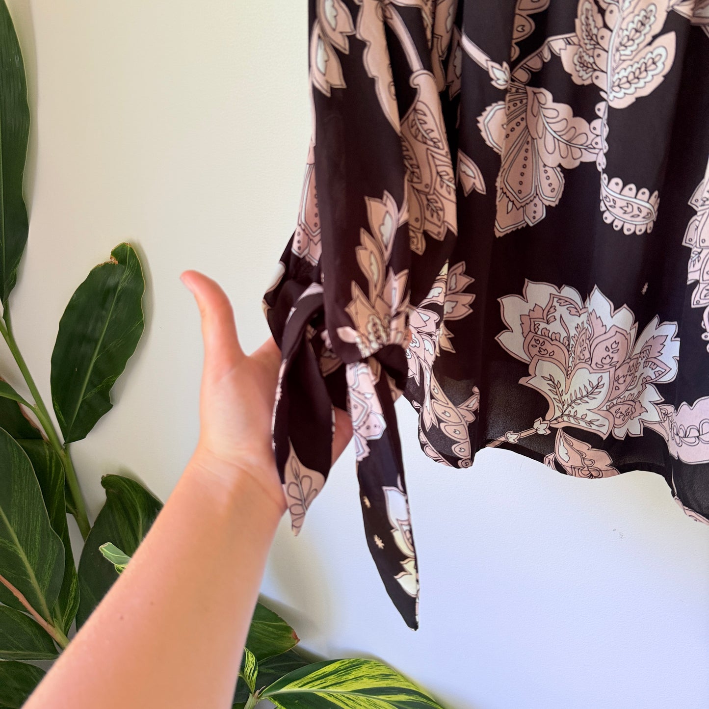 BARDOT Off Shoulder Long Sleeve Top Print - Size XS