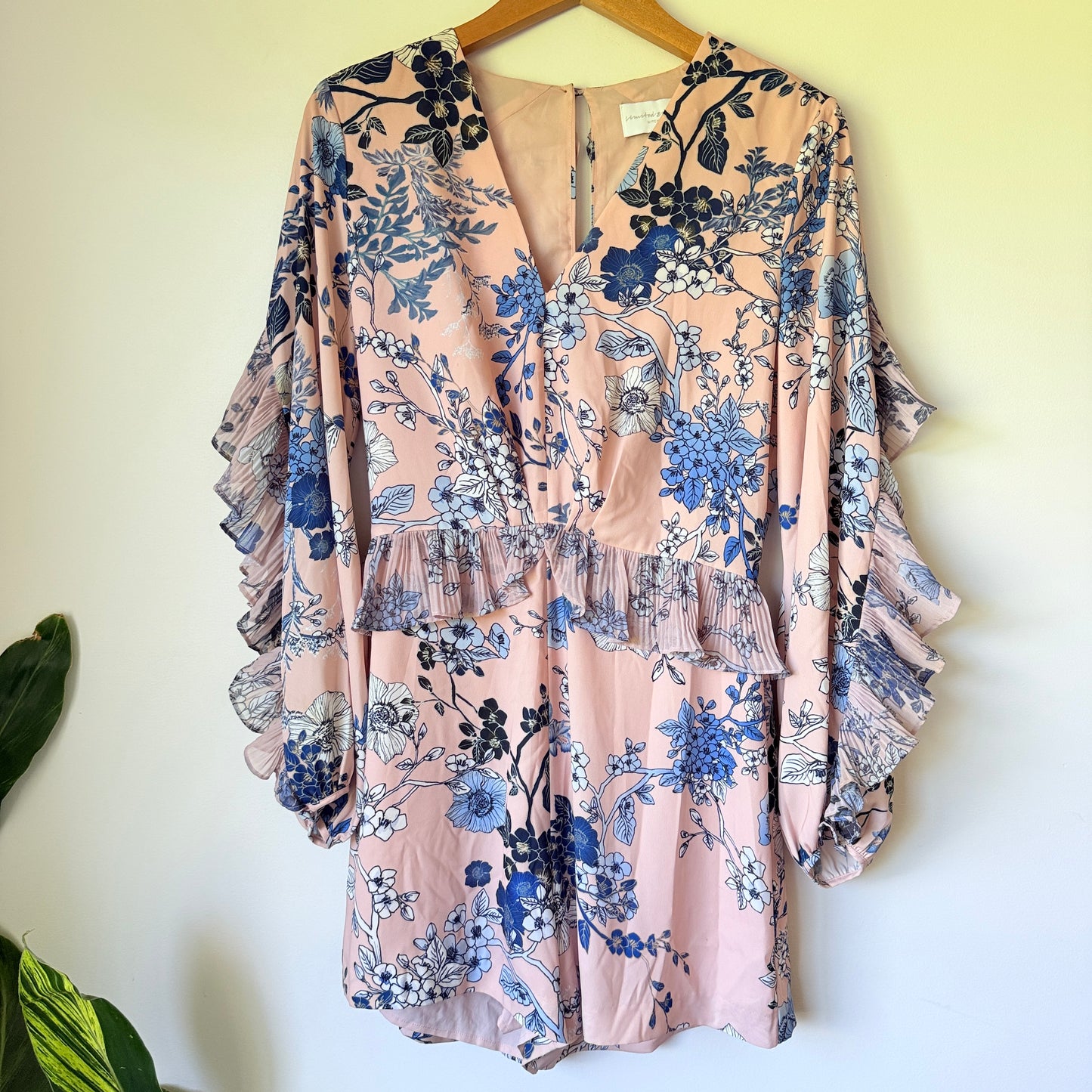 LIMITED EDITION WITCHERY Floral Ruffle Playsuit - Size 8