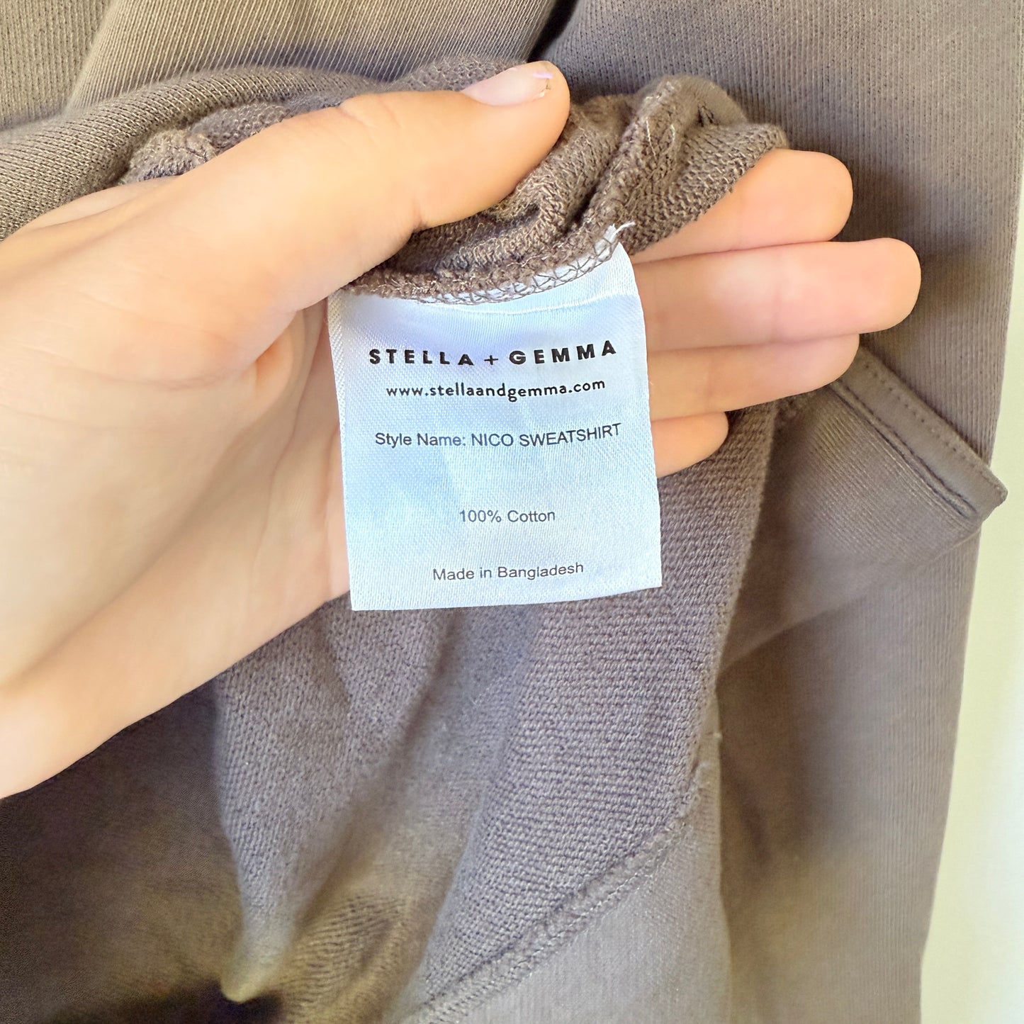 STELLA + GEMMA Nico Sweatshirt Floral Graphic Brown - Size 8