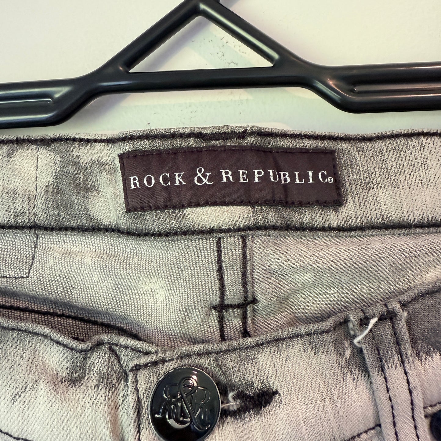 ROCK & REPUBLIC Skinny Jeans Bleach Wash - Size 28