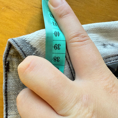 ROCK & REPUBLIC Skinny Jeans Bleach Wash - Size 28