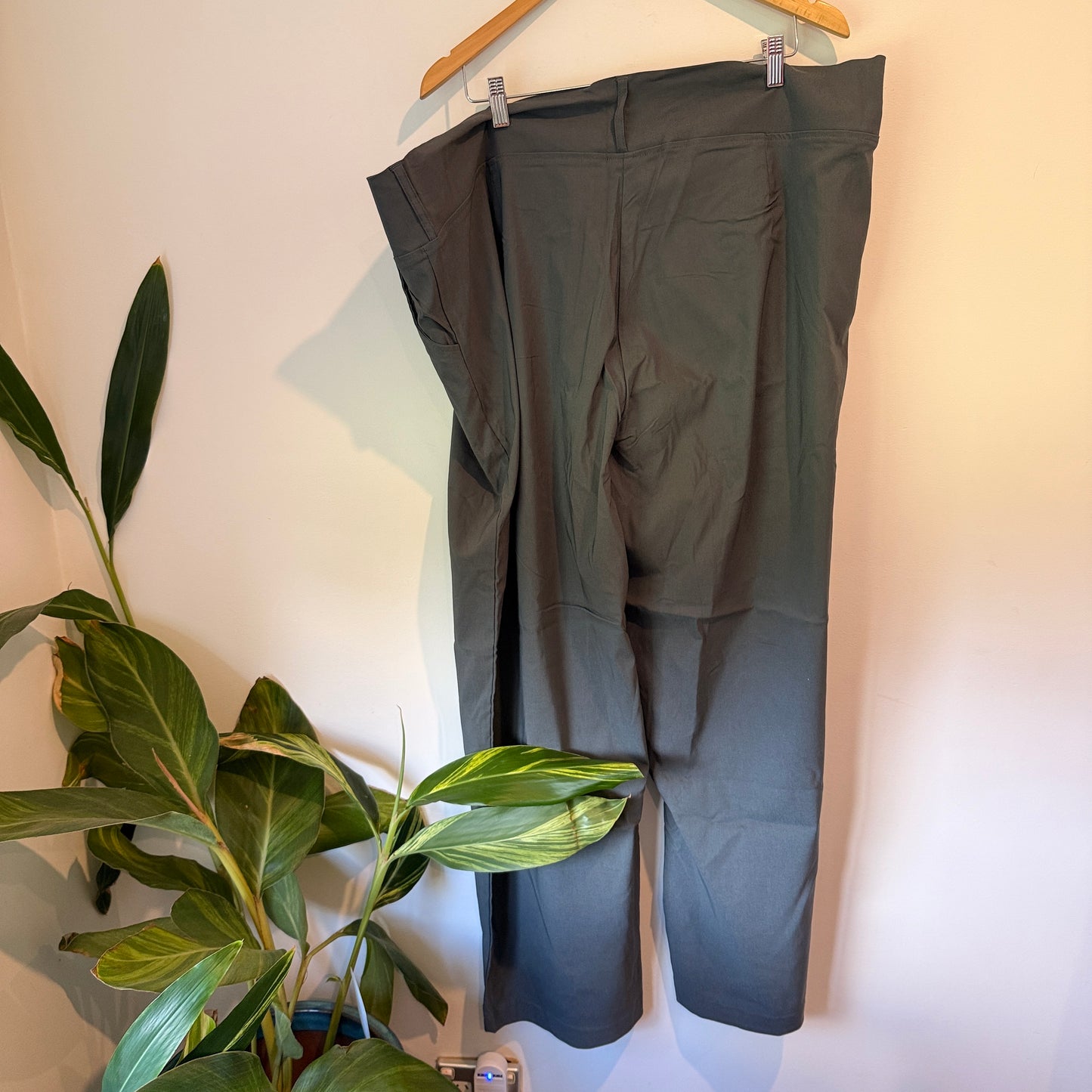 Sara Pull On Pants Size 28 Nickel Grey