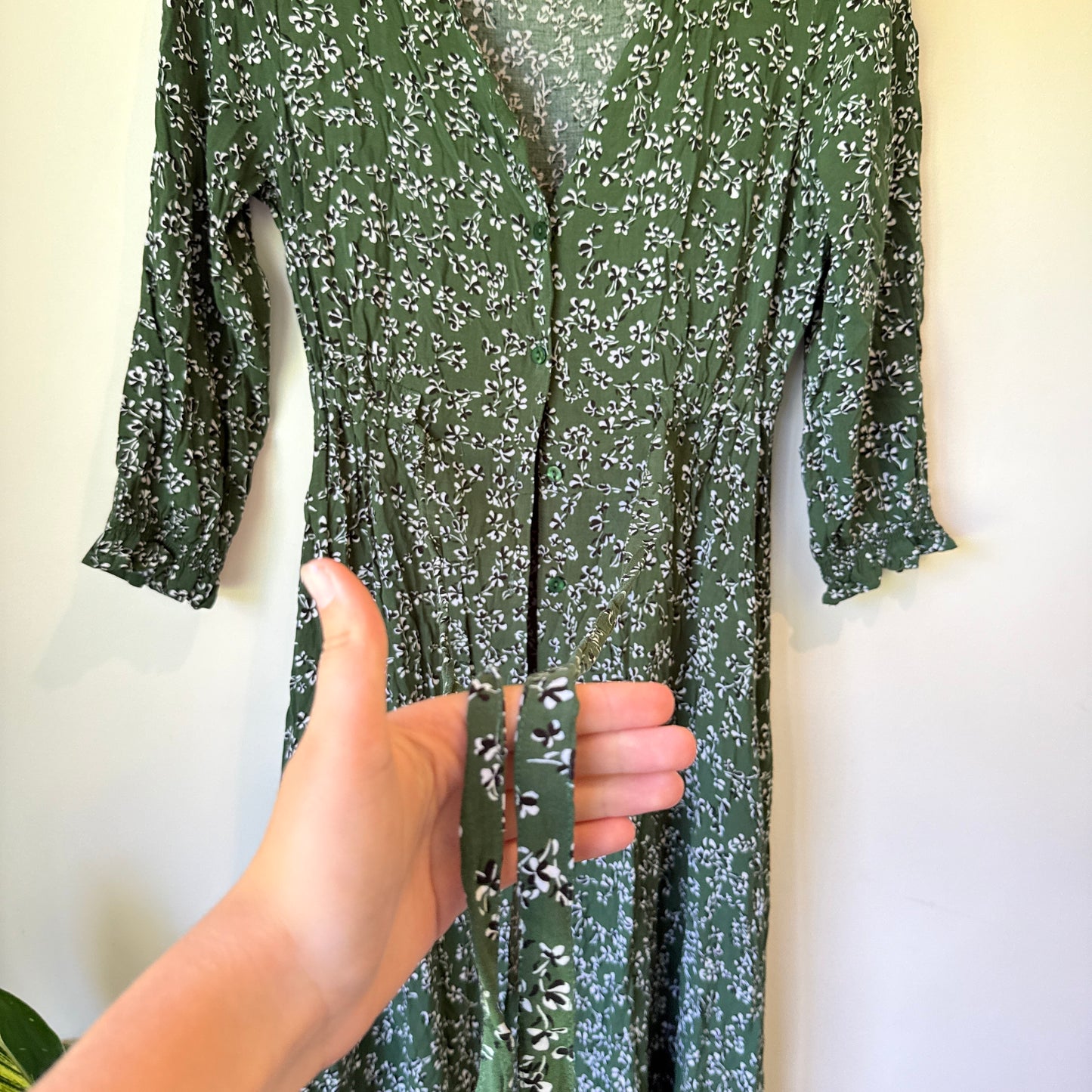 JEANSWEST Floral V-Neck 3/4 Sleeve Midi Dress - Size 10