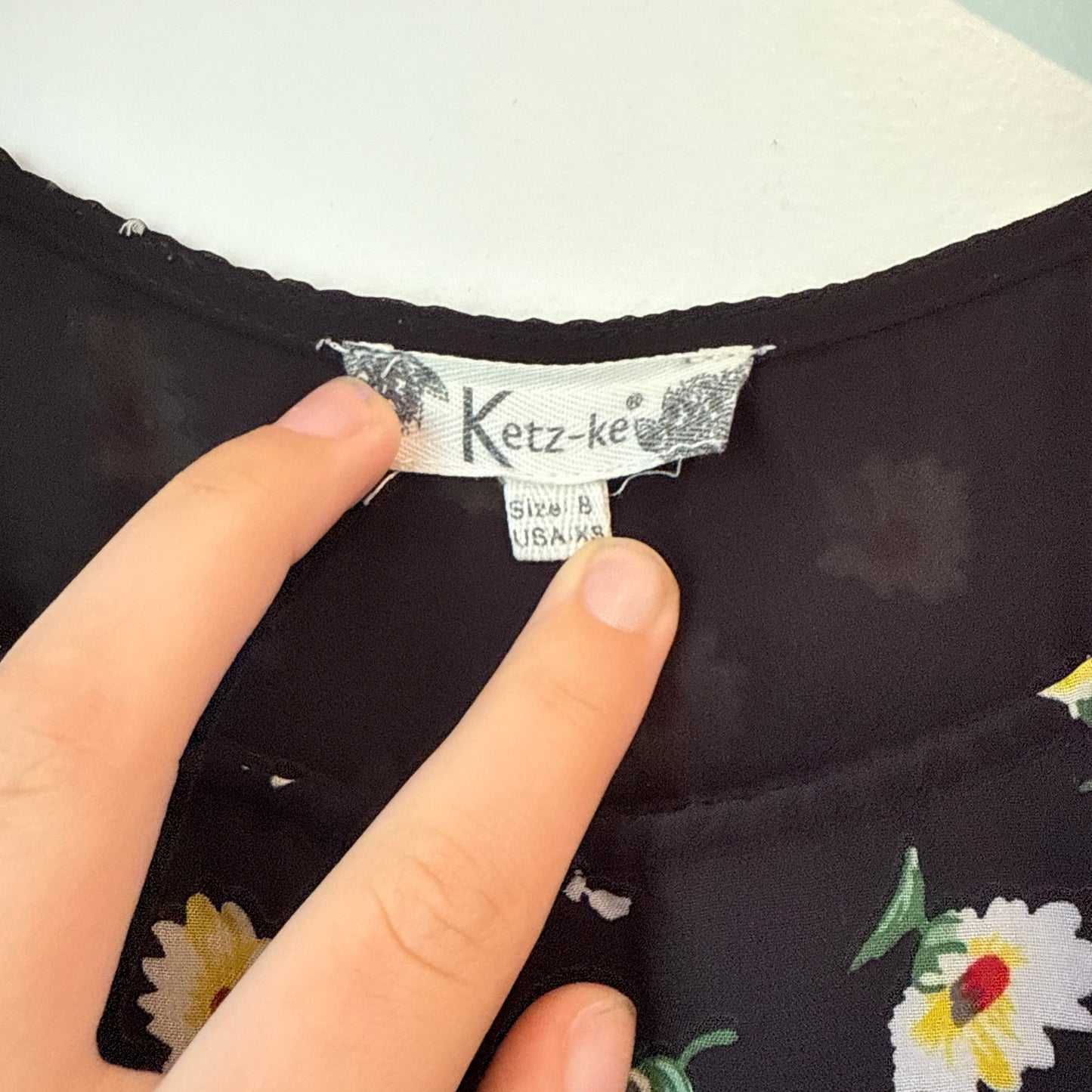 Ketz-ke Daisy Print Flutter Sleeve Layered Top  - Size 8