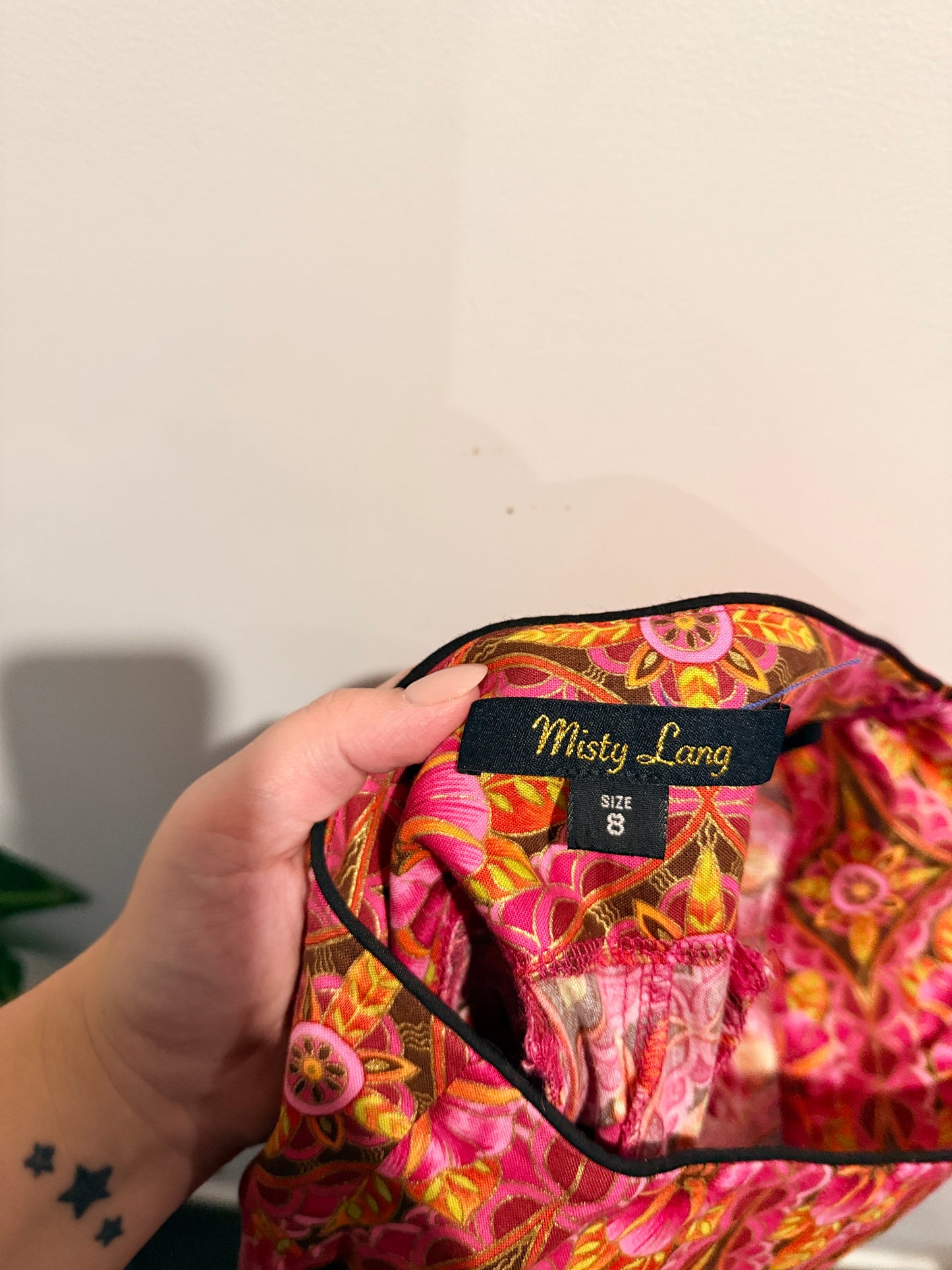 Misty Lang Size 8 Floral Print Shorts