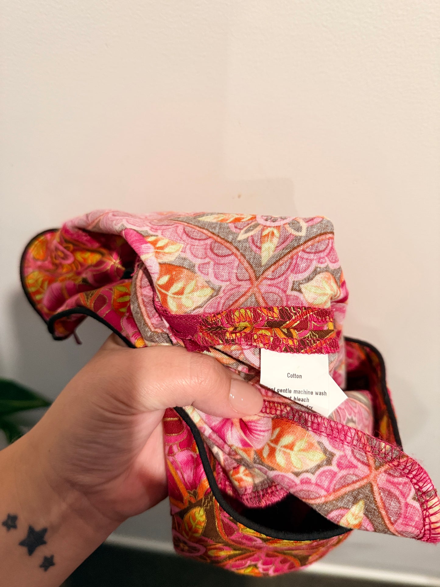 Misty Lang Size 8 Floral Print Shorts