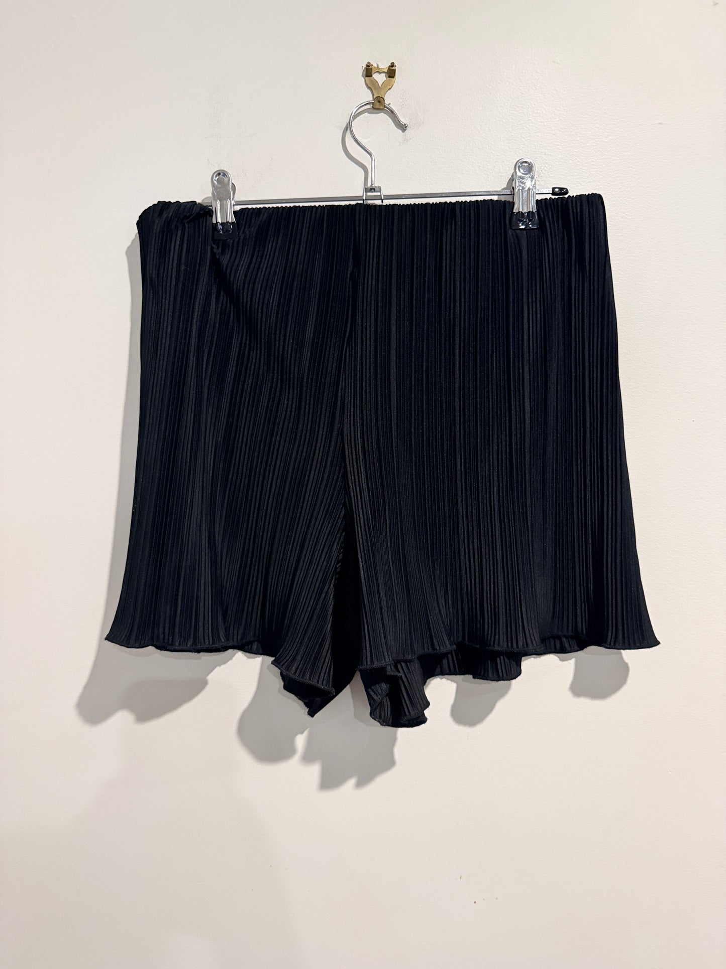 MONKL Size S Pleated Shorts
