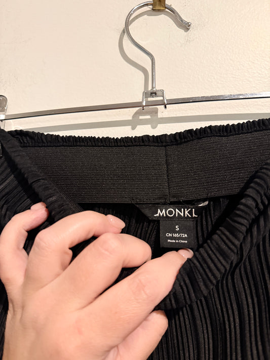 MONKL Size S Pleated Shorts