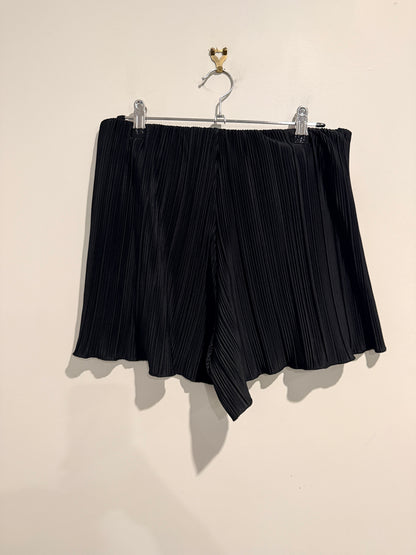 MONKL Size S Pleated Shorts