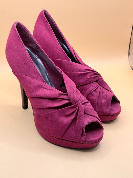Pulp Statement Knot Heels - Size 6