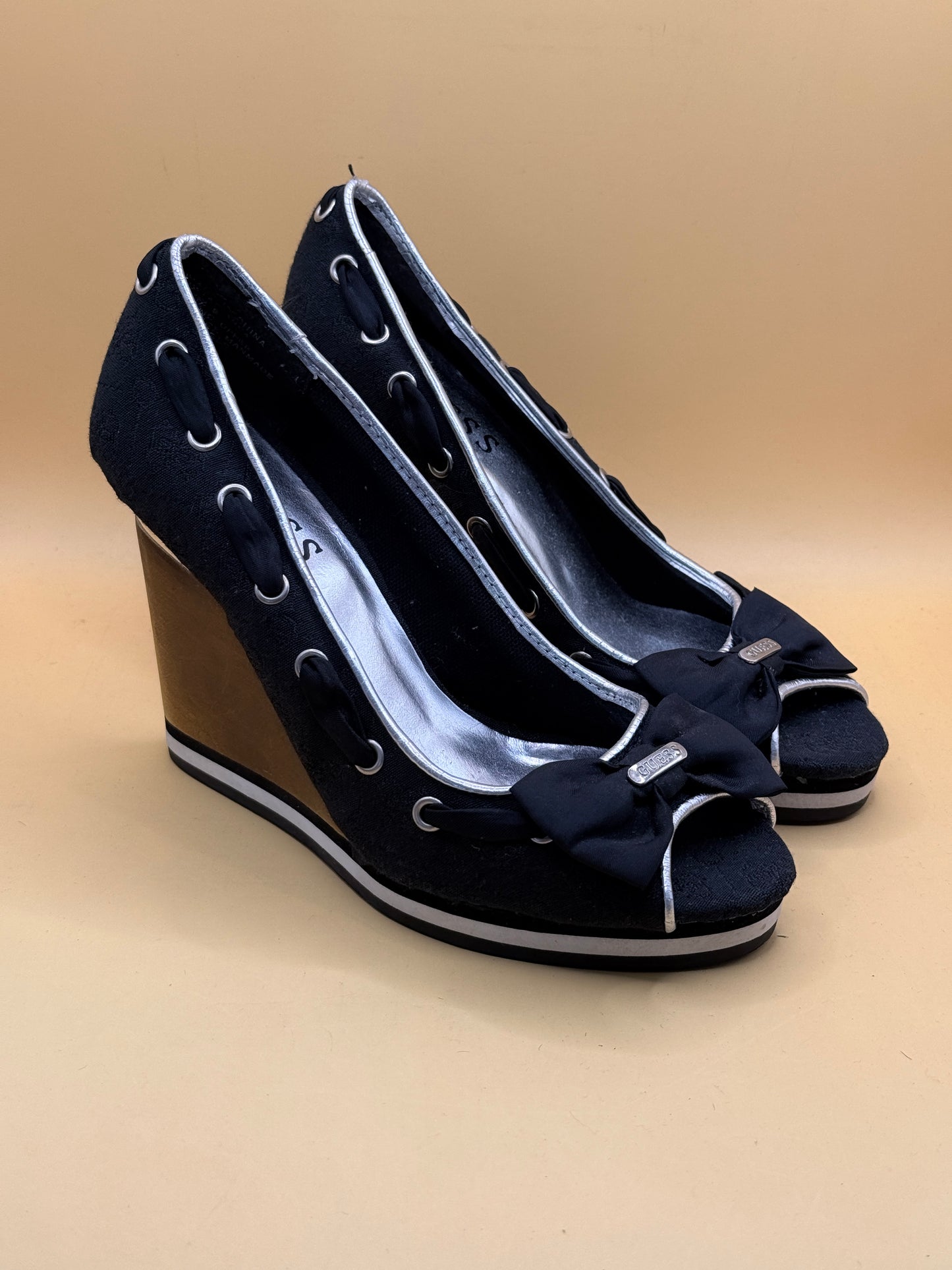 Guess Bow Wedge Heels Size 6