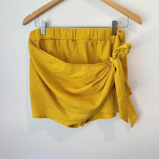 Shein Curve Size 1XL Yellow Wrap Skort