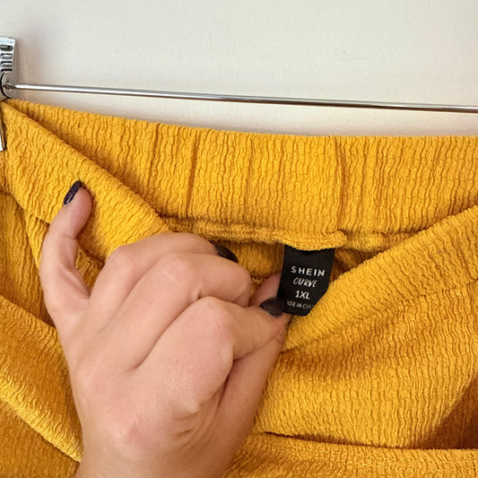 Shein Curve Size 1XL Yellow Wrap Skort
