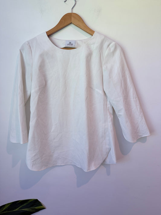 Muhan Corporate Size 6 3/4 Sleeves White Top