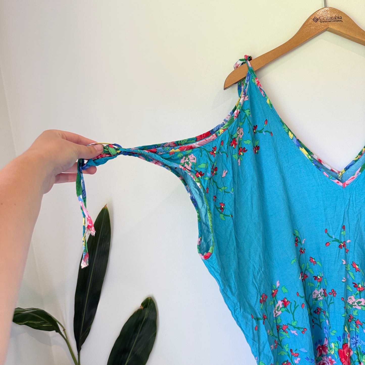 Unbranded One Size (U/Arm 81cm) Cold Shoulder Blue Floral Tunic