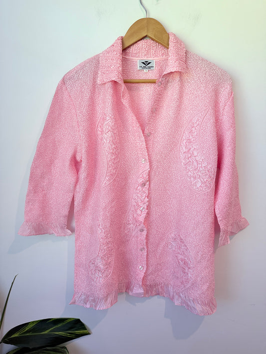 Yue Ping Fashion Size S 3/4 Sleeves Button-Up Blouse