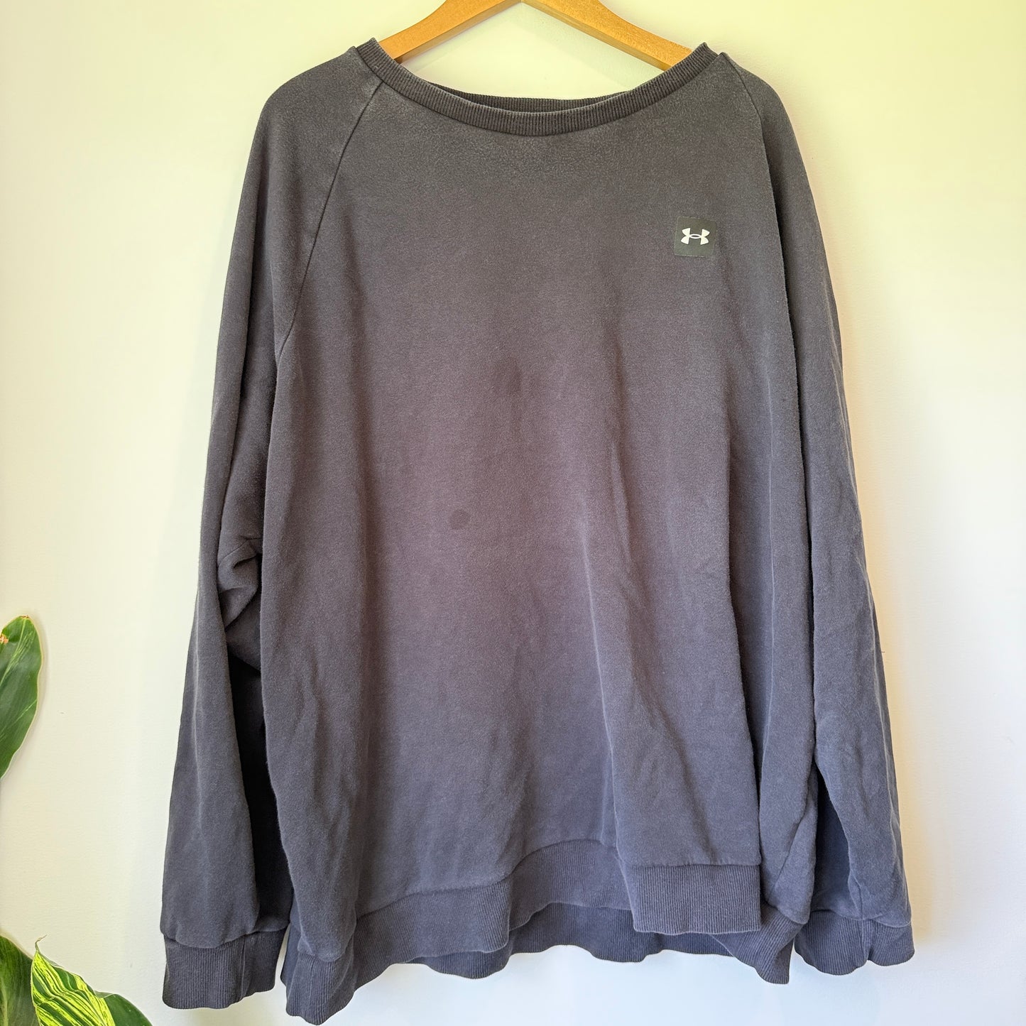 Under Armour Size 4XL (MORE XL to 2XL Fit) Crew-Neck Sweatshirt
