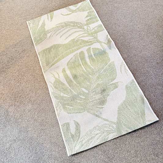 Indooroutdoor runner mat - light green & white - rugs original photo - what’s new home&living materials