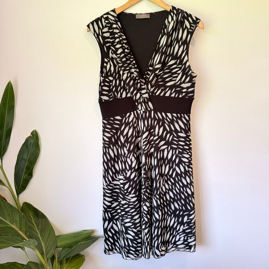 Jacquie Black & Cream Print Dress - Size M (14-16 fit)