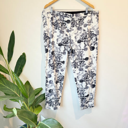 K&K Women's Size 18 Black & White Floral Trousers