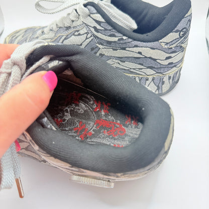 Kashi Urban Abstract Glitter Low-Top Sneakers Size 8