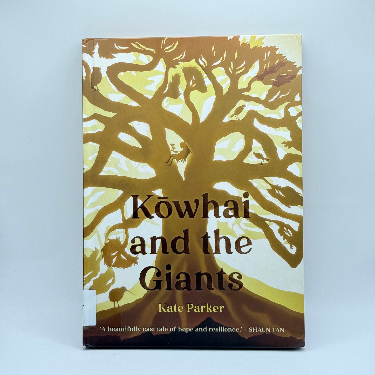 Kōwhai and the Giants by Kate Parker