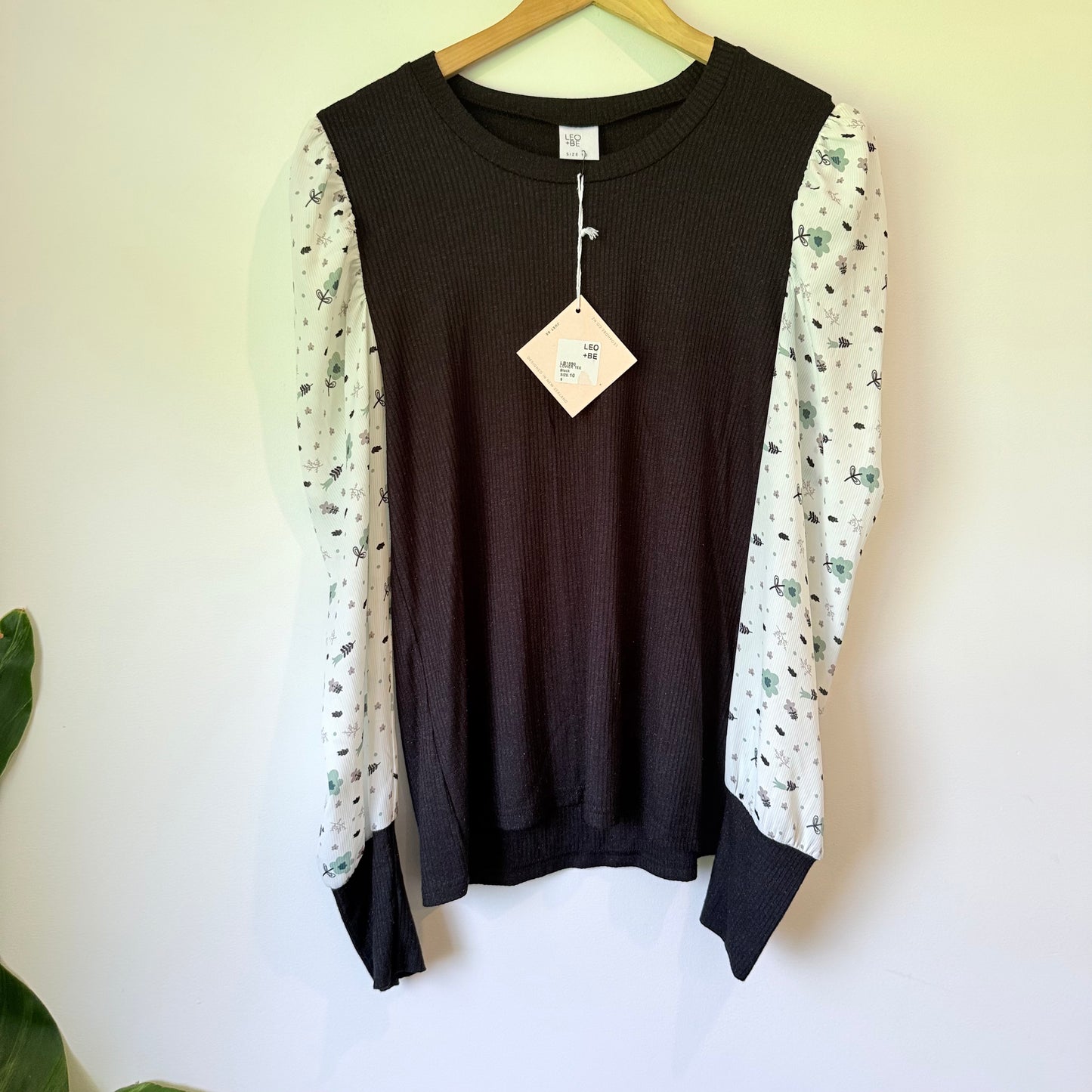 LEO + BE Lower Tee - Black - Size 10