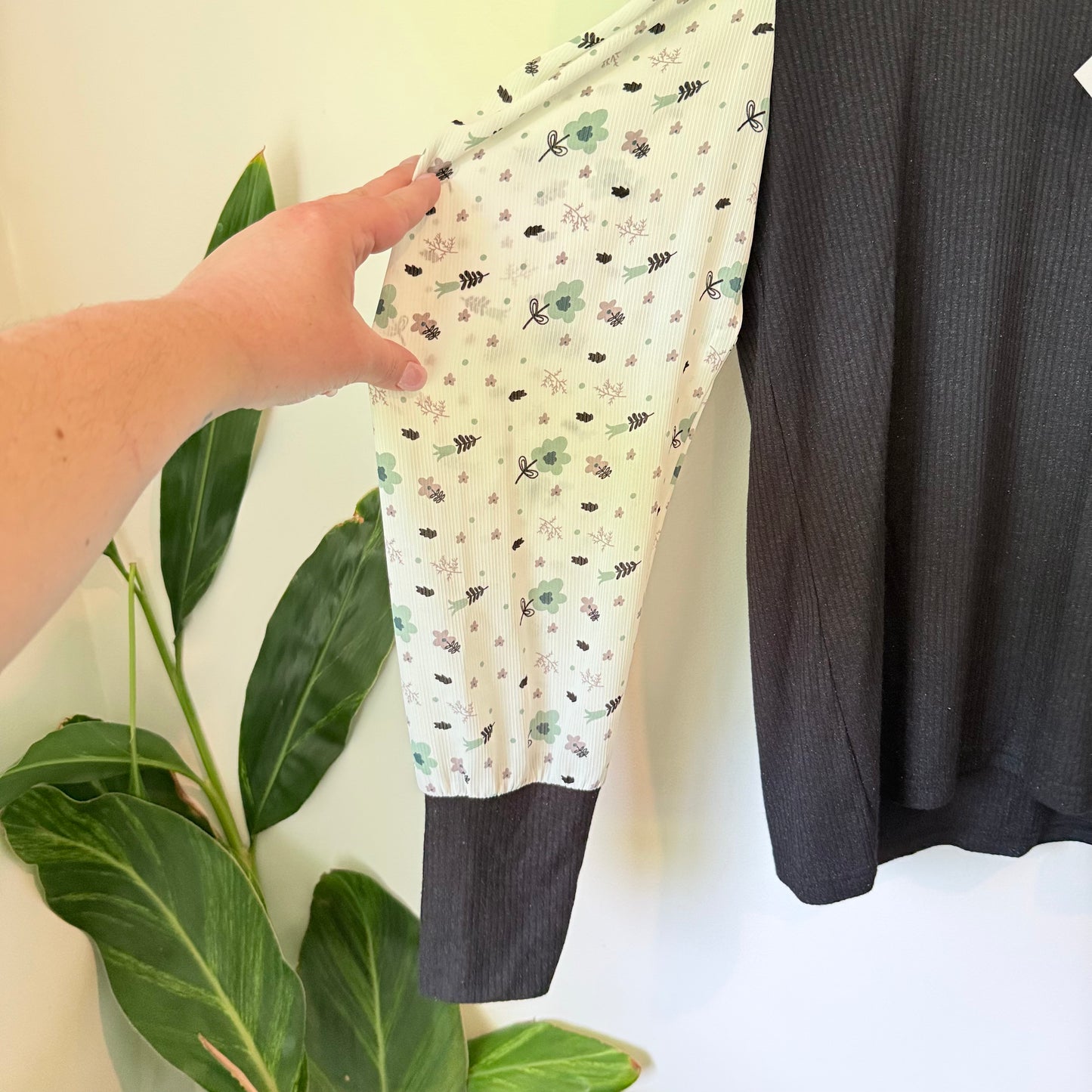 LEO + BE Lower Tee - Black - Size 10