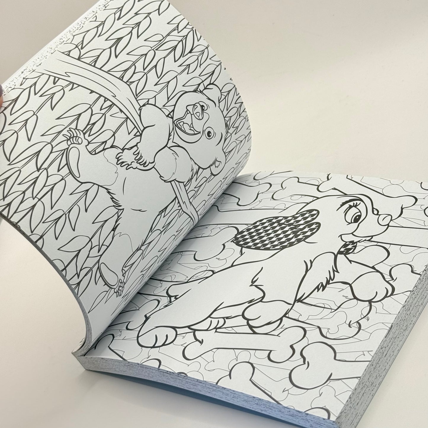 Les Petits Carrés - Disney Babies - Art Thérapie Coloring Book