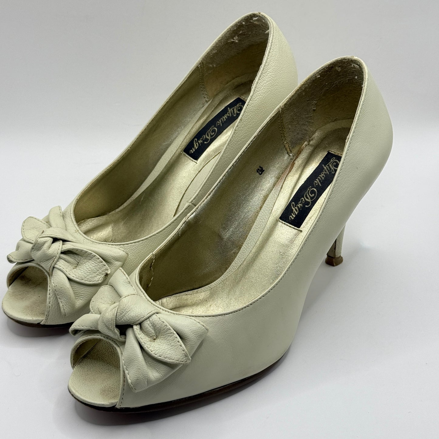 Lipstik Design Cream Peep-Toe Heels with Bow (Size 38)