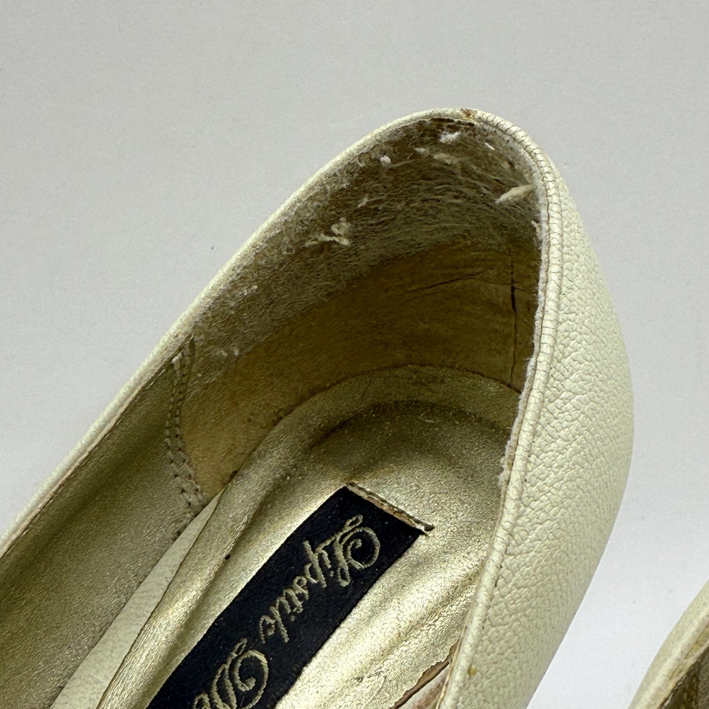 Lipstik Design Cream Peep-Toe Heels with Bow (Size 38)