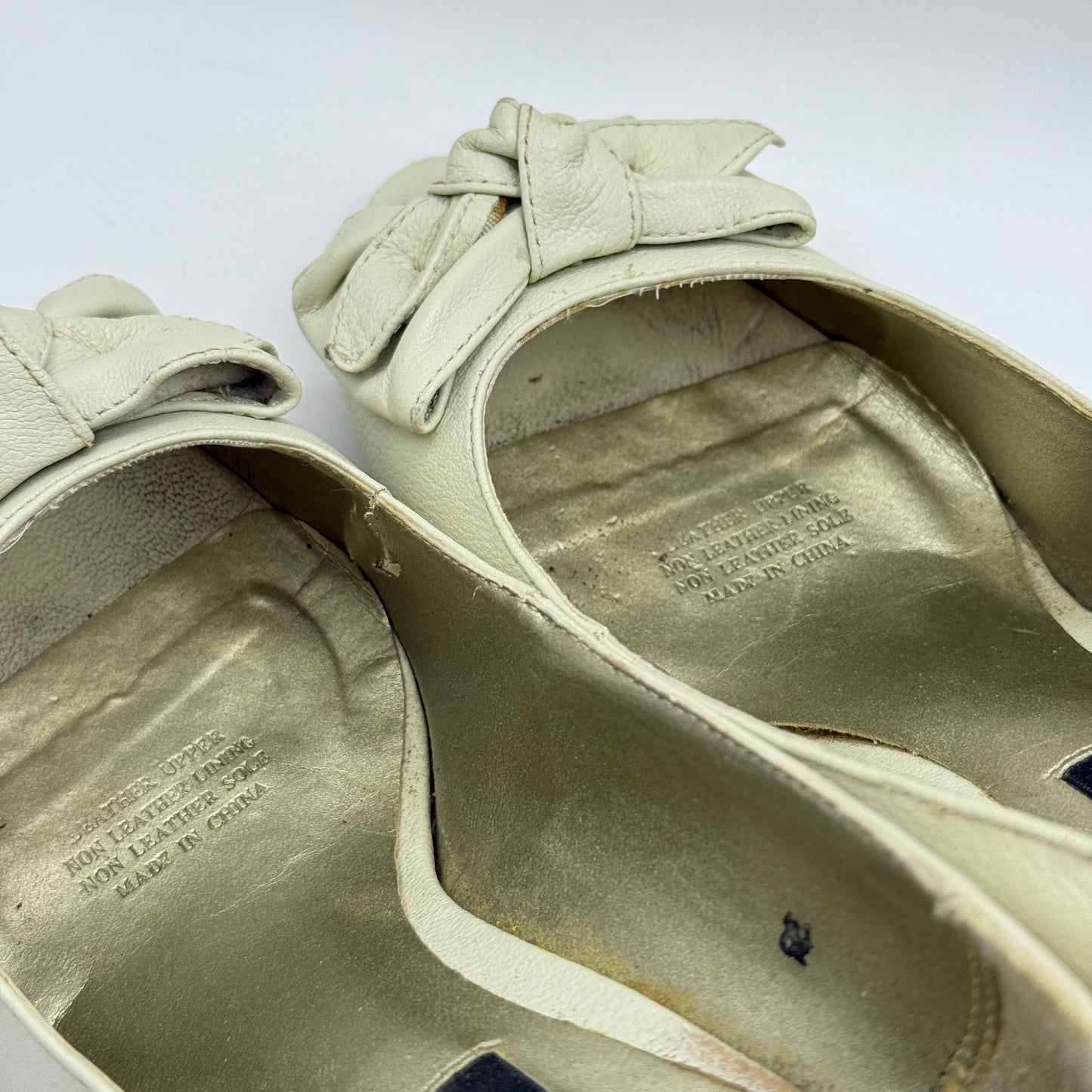 Lipstik Design Cream Peep-Toe Heels with Bow (Size 38)