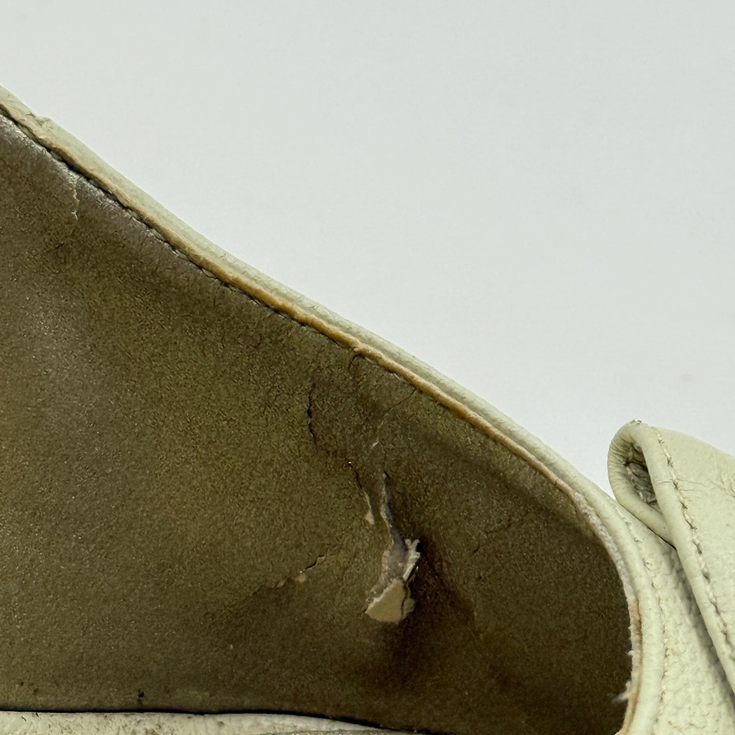 Lipstik Design Cream Peep-Toe Heels with Bow (Size 38)