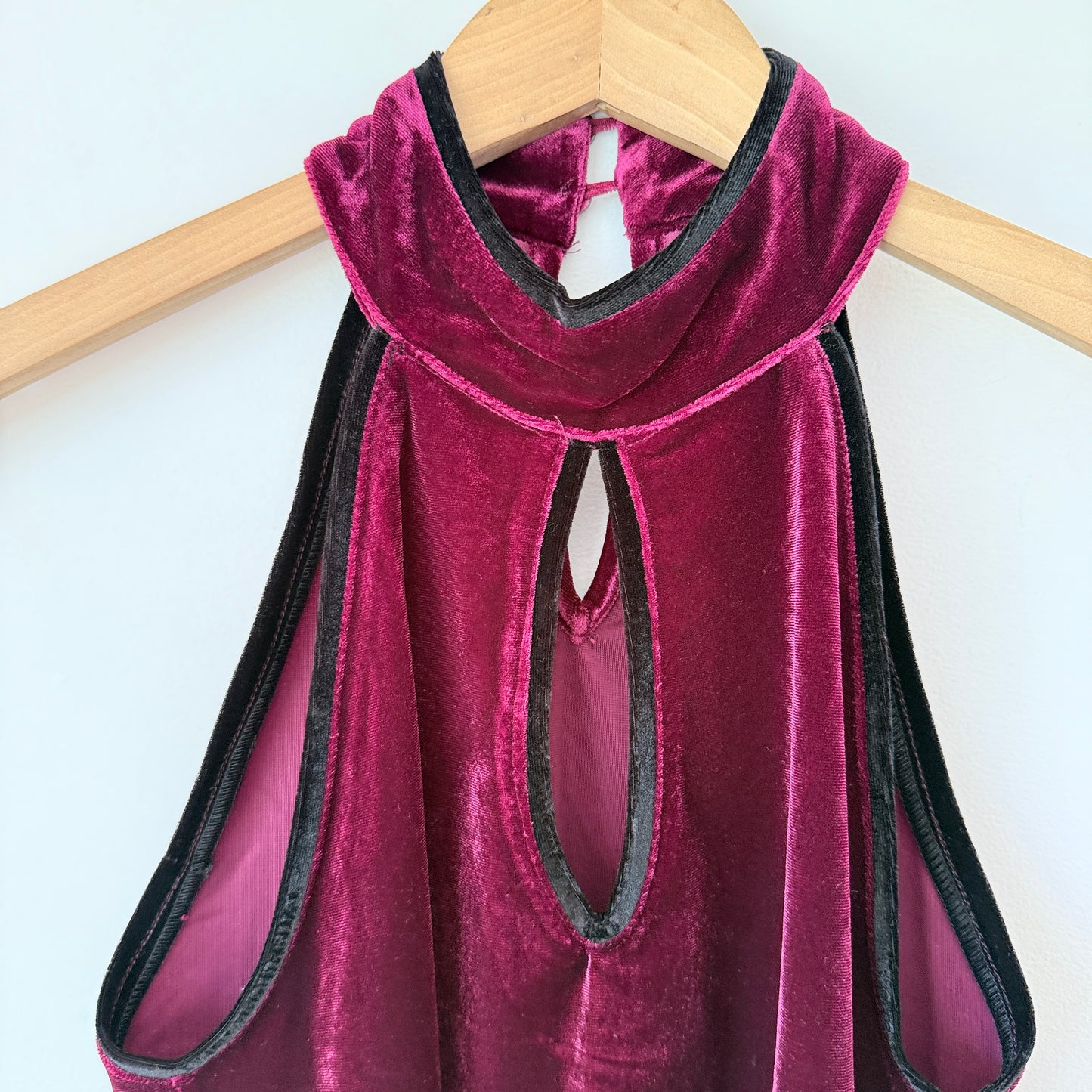 Mirrou Velvet Halter Top – Size S