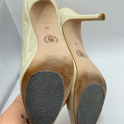Mi Piaci Nude Patent Court Heels Size 39