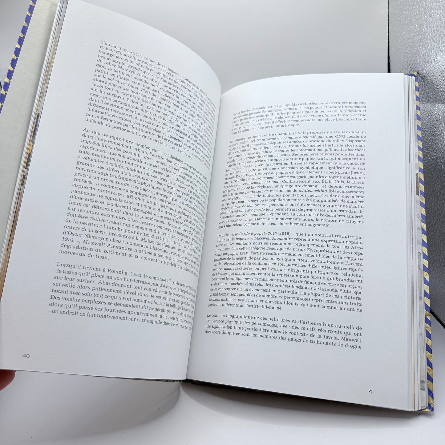 Pardo é papel by Maxwell Alexandre