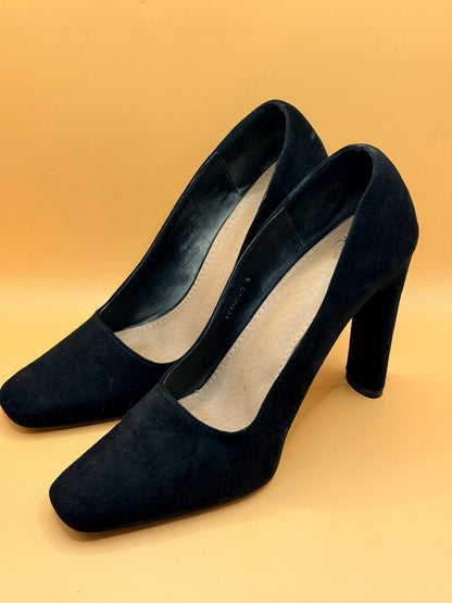 Novo Black Suede Square-Toe Heels Size 6