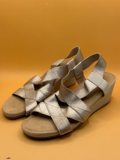 Ziera Ulmer Gold Cross-Strap Sandals, Size 37 (Wide)