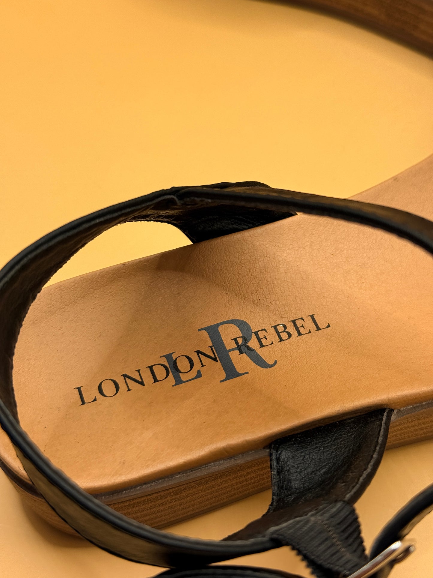 London Rebel Celia Black Platform Sandals Size 6