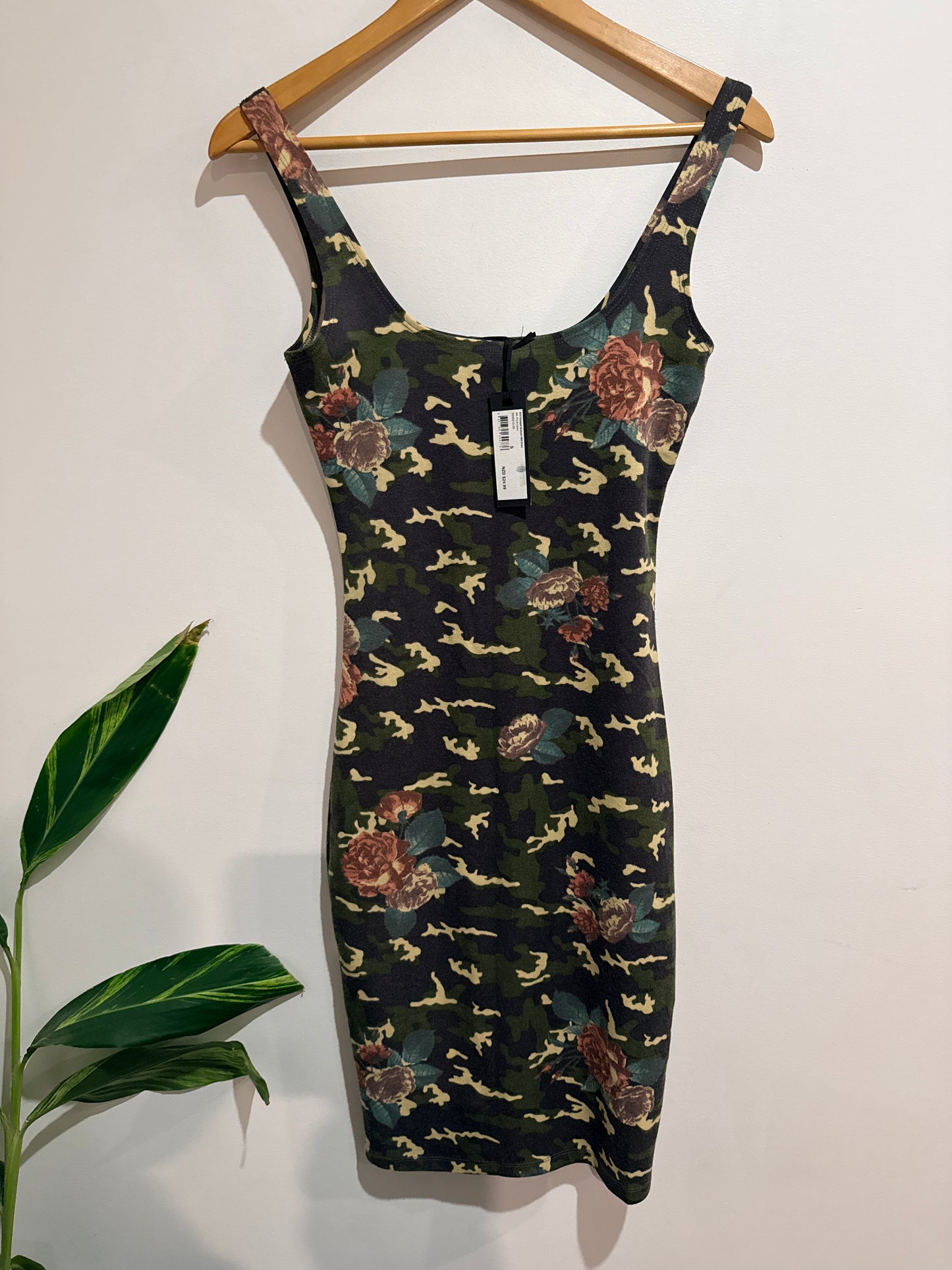 Cotton:On Kimi Scooped Bodycon Midi Dress – Floral Camo Size S