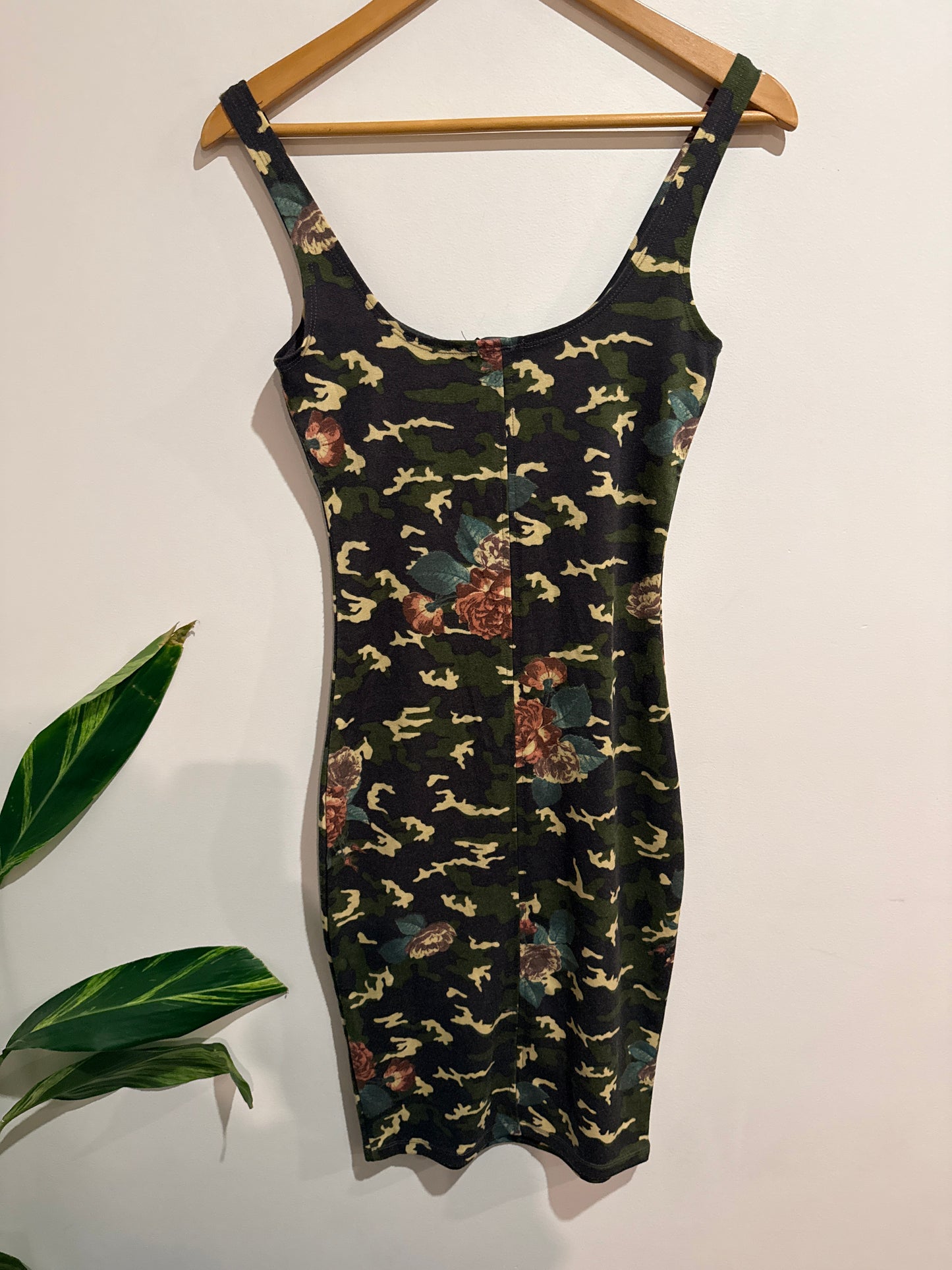 Cotton:On Kimi Scooped Bodycon Midi Dress – Floral Camo Size S