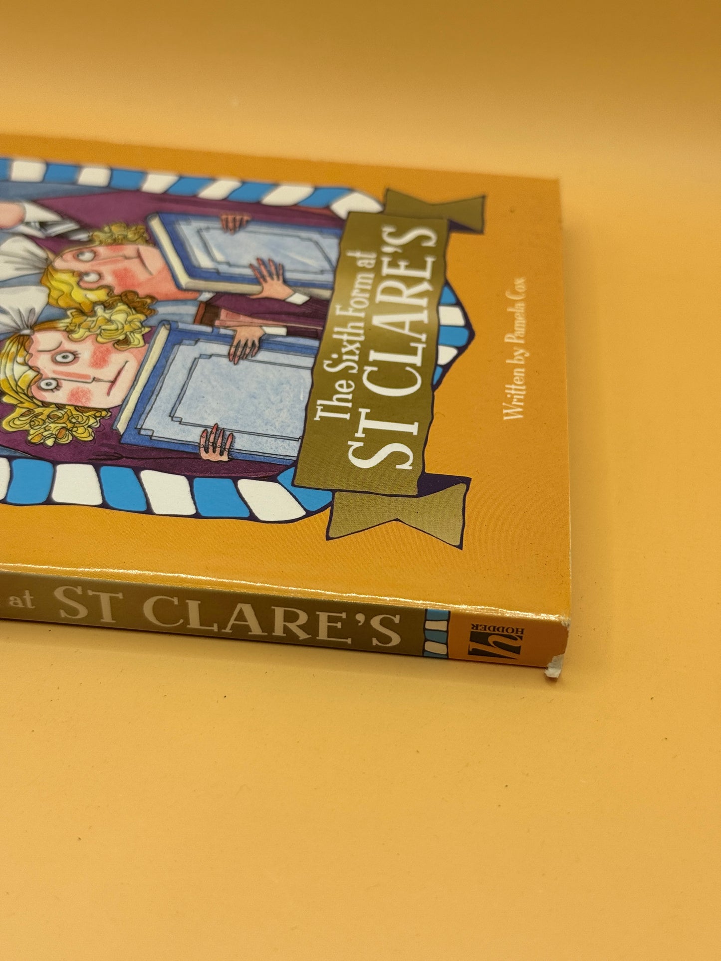 The Sixth Form at St Clare's: Book 9 by Enid Blyton