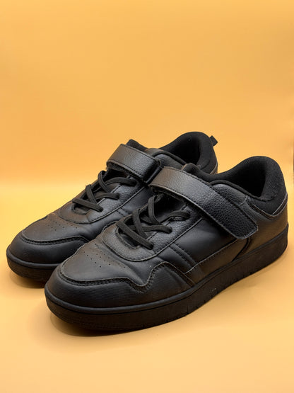 Young Original Black School Sneakers Velcro Lace-Up Shoes Size 5L
