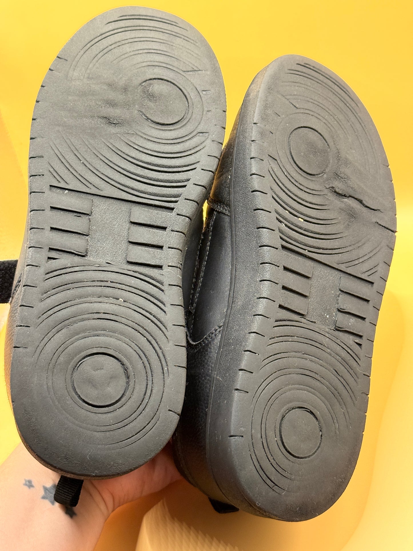 Young Original Black School Sneakers Velcro Lace-Up Shoes Size 5L