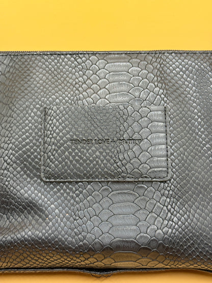 Tender Love + Carry Black Snake Print Cosmetic Clutch Bag