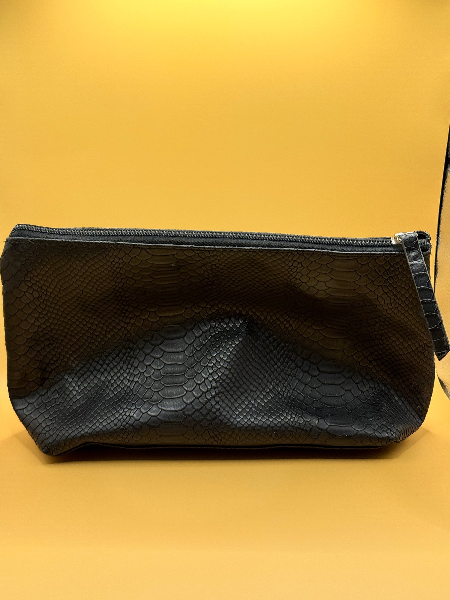 Tender Love + Carry Black Snake Print Cosmetic Clutch Bag