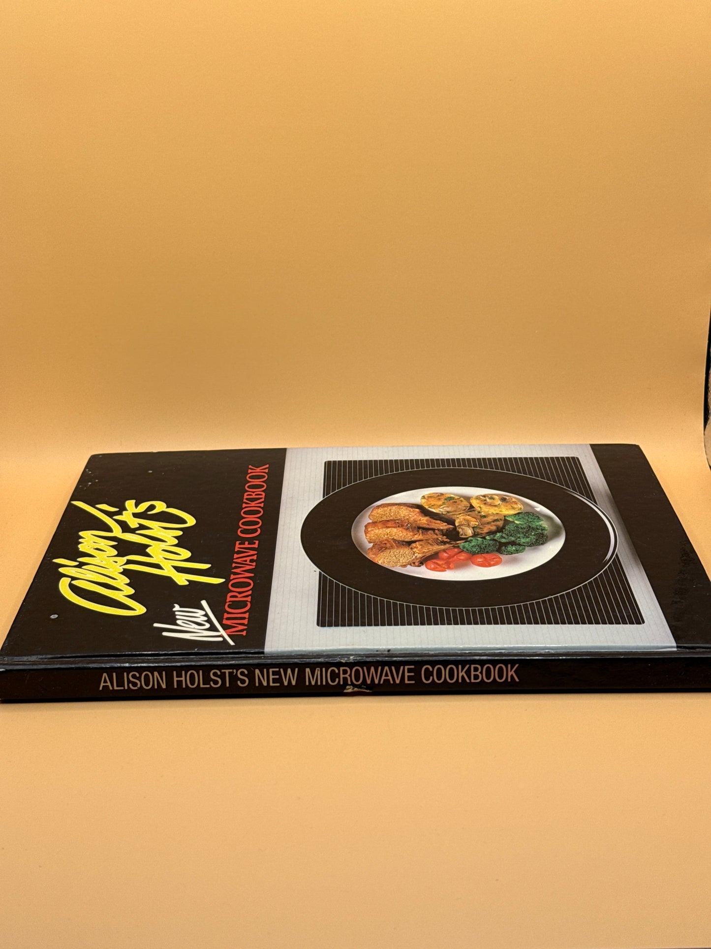 Alison Holst's New Microwave Cookbook