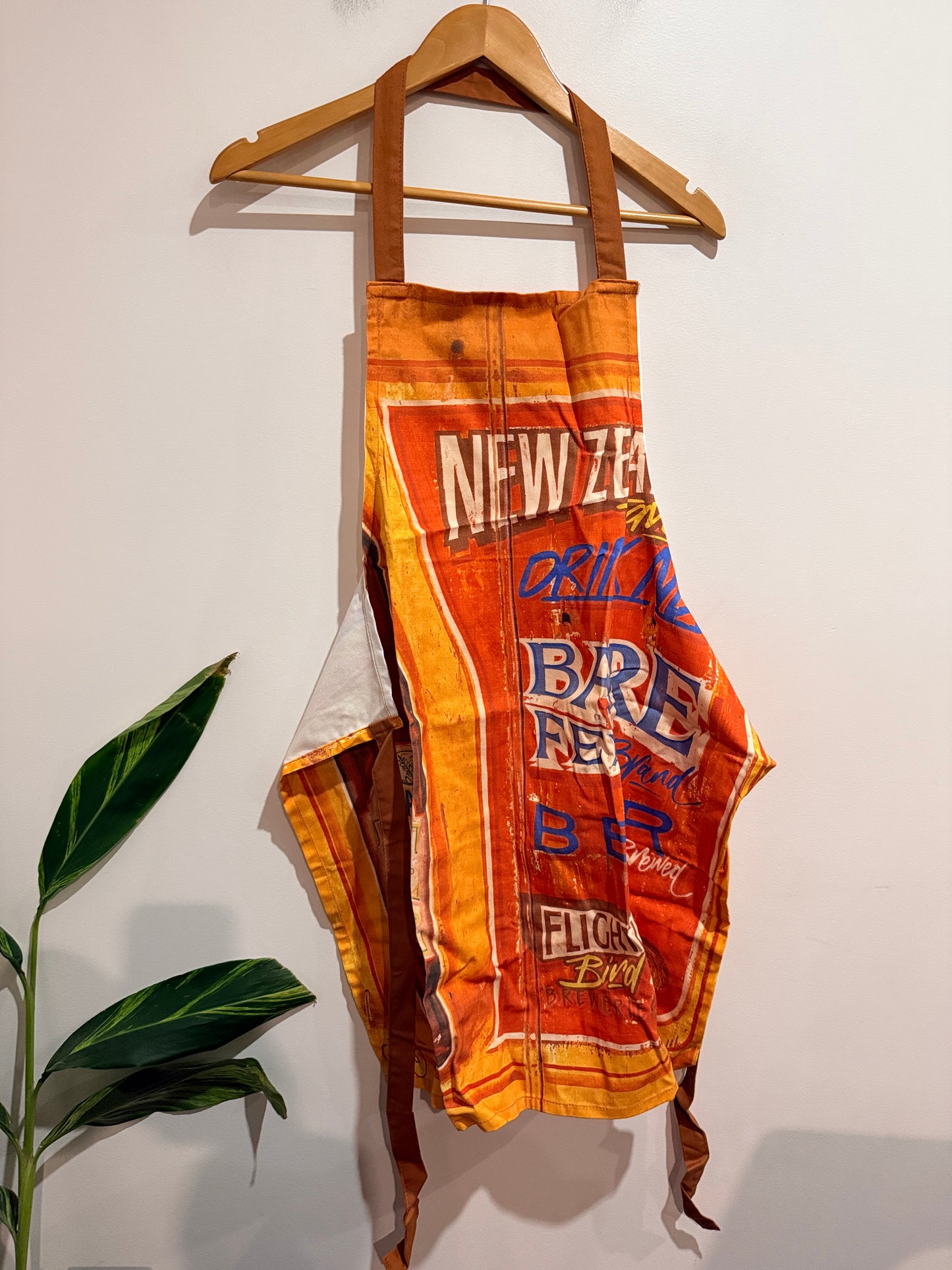 NZ Retro "Bare Feet Beer" Novelty Apron